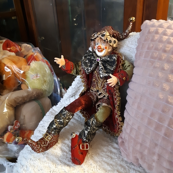 Clown Poseable Doll Seasonal display Red and Green Holiday Season Greetings - Picture 6 of 7